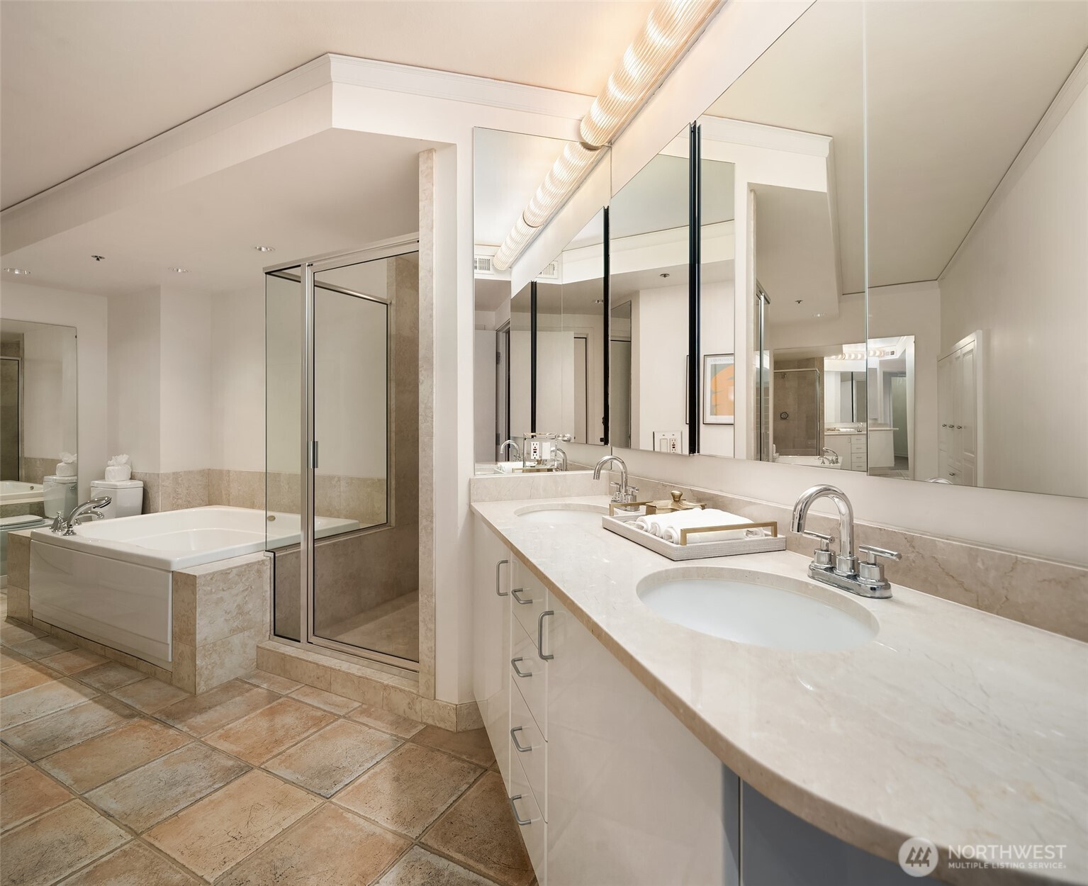 2000 1st Avenue, Unit 604 Seattle, WA 98121 - Photo 25 of 38