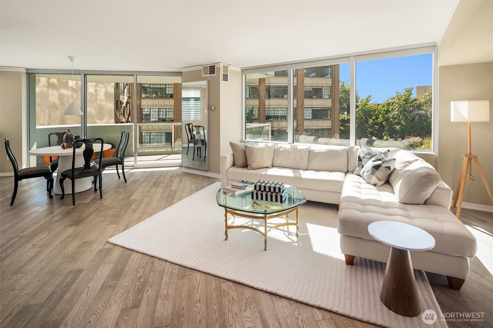 2000 1st Avenue, Unit 604 Seattle, WA 98121 - Photo 4 of 38