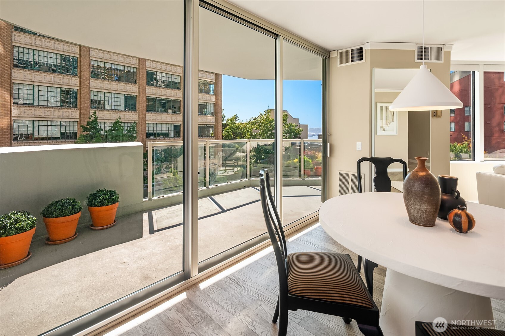 2000 1st Avenue, Unit 604 Seattle, WA 98121 - Photo 7 of 38