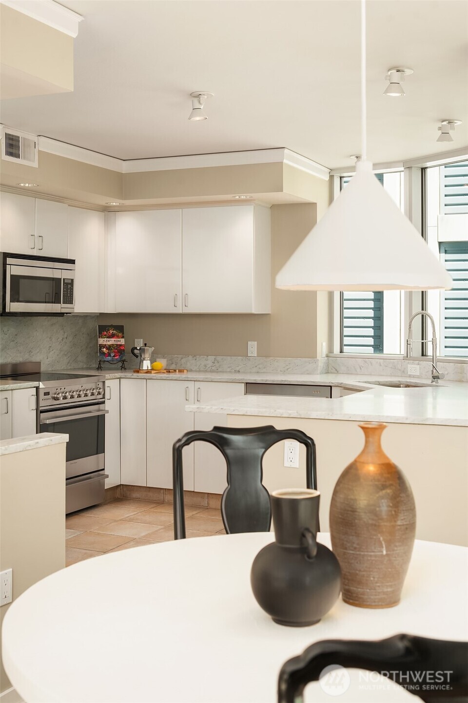 2000 1st Avenue, Unit 604 Seattle, WA 98121 - Photo 10 of 38