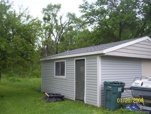 2646 Flint River Road Lapeer, MI 48446 - Photo 8 of 25 3 (2).jpg