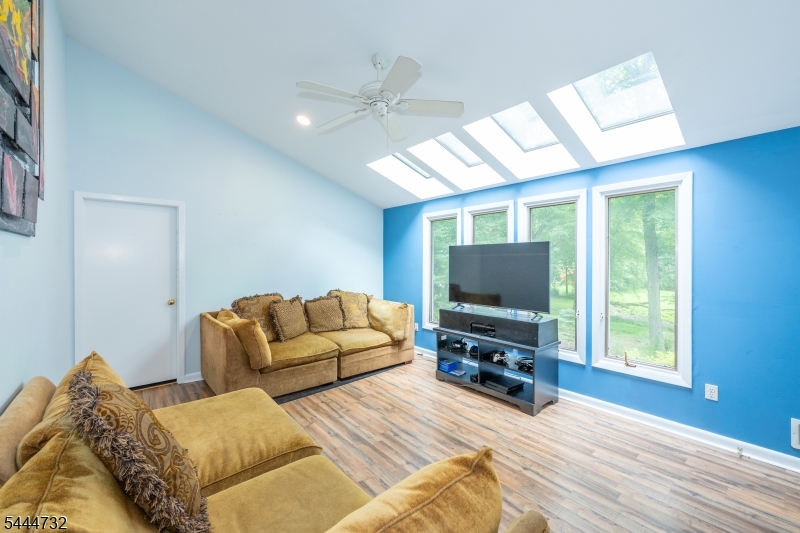 89 Moraine Road Morris Plains, NJ 07950 - Photo 16 of 48
