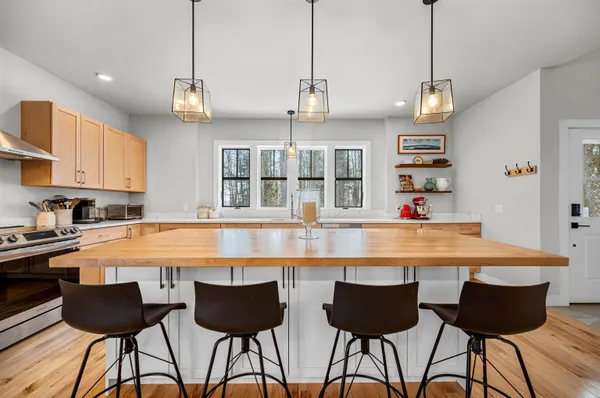 $1,100,000 | 44 Pinnacle Point, Waterbury, VT 05676