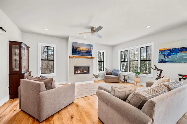 $1,100,000 | 44 Pinnacle Point, Waterbury, VT 05676