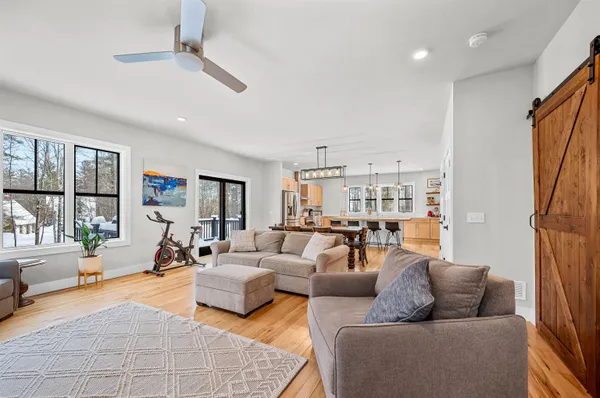 $1,100,000 | 44 Pinnacle Point, Waterbury, VT 05676