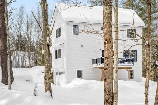 $1,100,000 | 44 Pinnacle Point, Waterbury, VT 05676