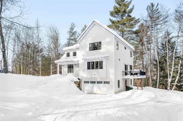 $1,100,000 | 44 Pinnacle Point, Waterbury, VT 05676