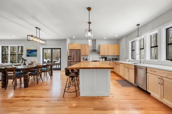 $1,100,000 | 44 Pinnacle Point, Waterbury, VT 05676