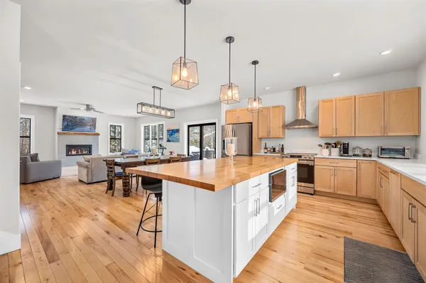 $1,100,000 | 44 Pinnacle Point, Waterbury, VT 05676