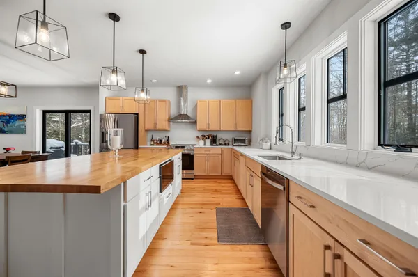 $1,100,000 | 44 Pinnacle Point, Waterbury, VT 05676