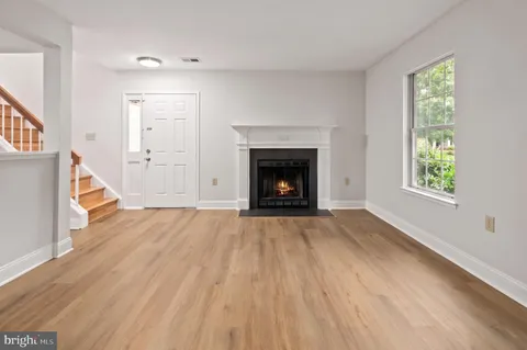 $499,900 | 8684 Venoy Court, Alexandria, VA 22309