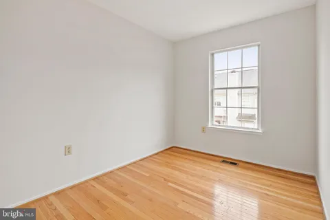 $499,900 | 8684 Venoy Court, Alexandria, VA 22309