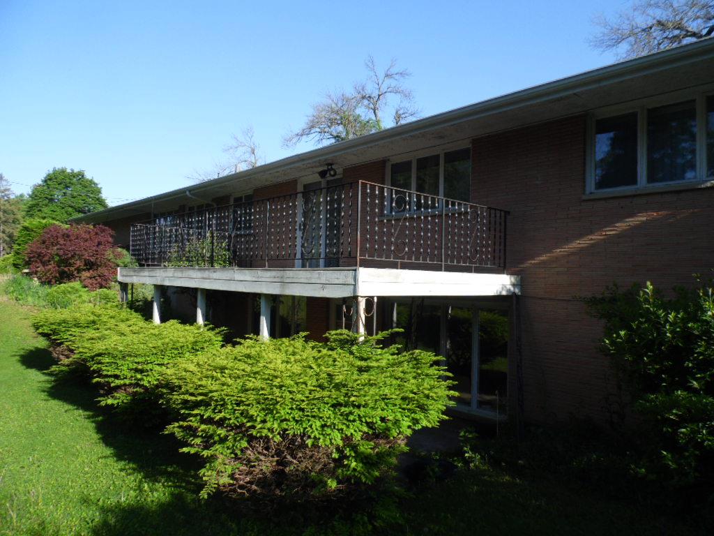 3305 Spring Creek Road Rockford, IL 61107 - Photo 16 of 20 a house view with a garden space