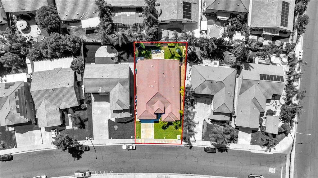 37678 Newcastle Road Murrieta, CA 92563 - Photo 43 of 44 an aerial view of multiple houses with outdoor space