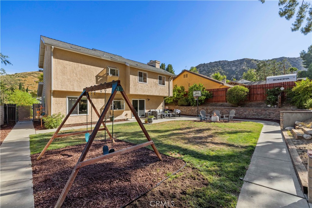 28235 Royal Road Castaic, CA 91384 - Photo 31 of 37