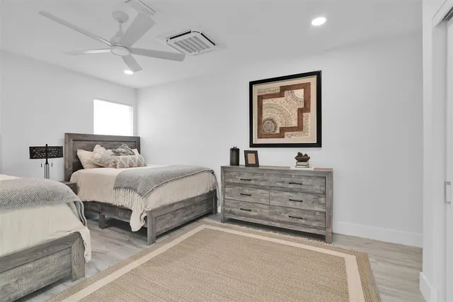 $15,000 | 17026 Bay Street, Jupiter, FL 33477