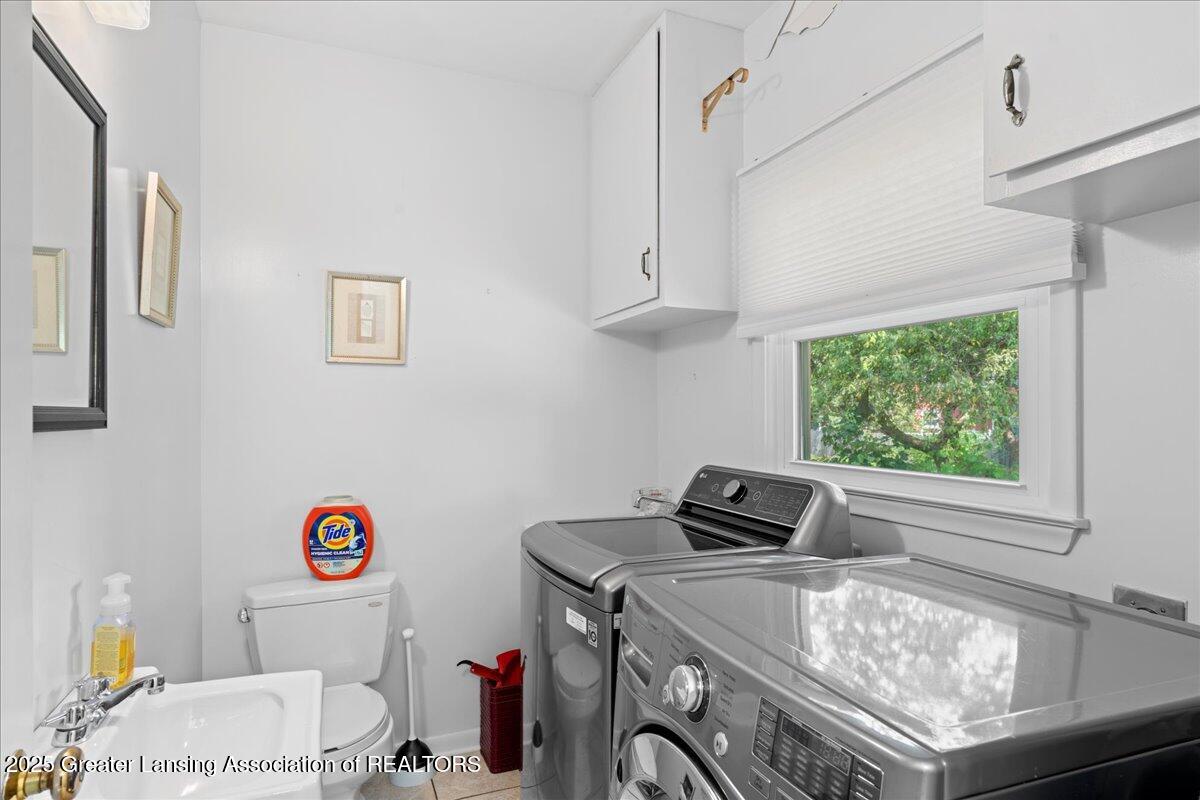 4340 Barton Road Lansing, MI 48917 - Photo 11 of 21 Main Floor Laundry