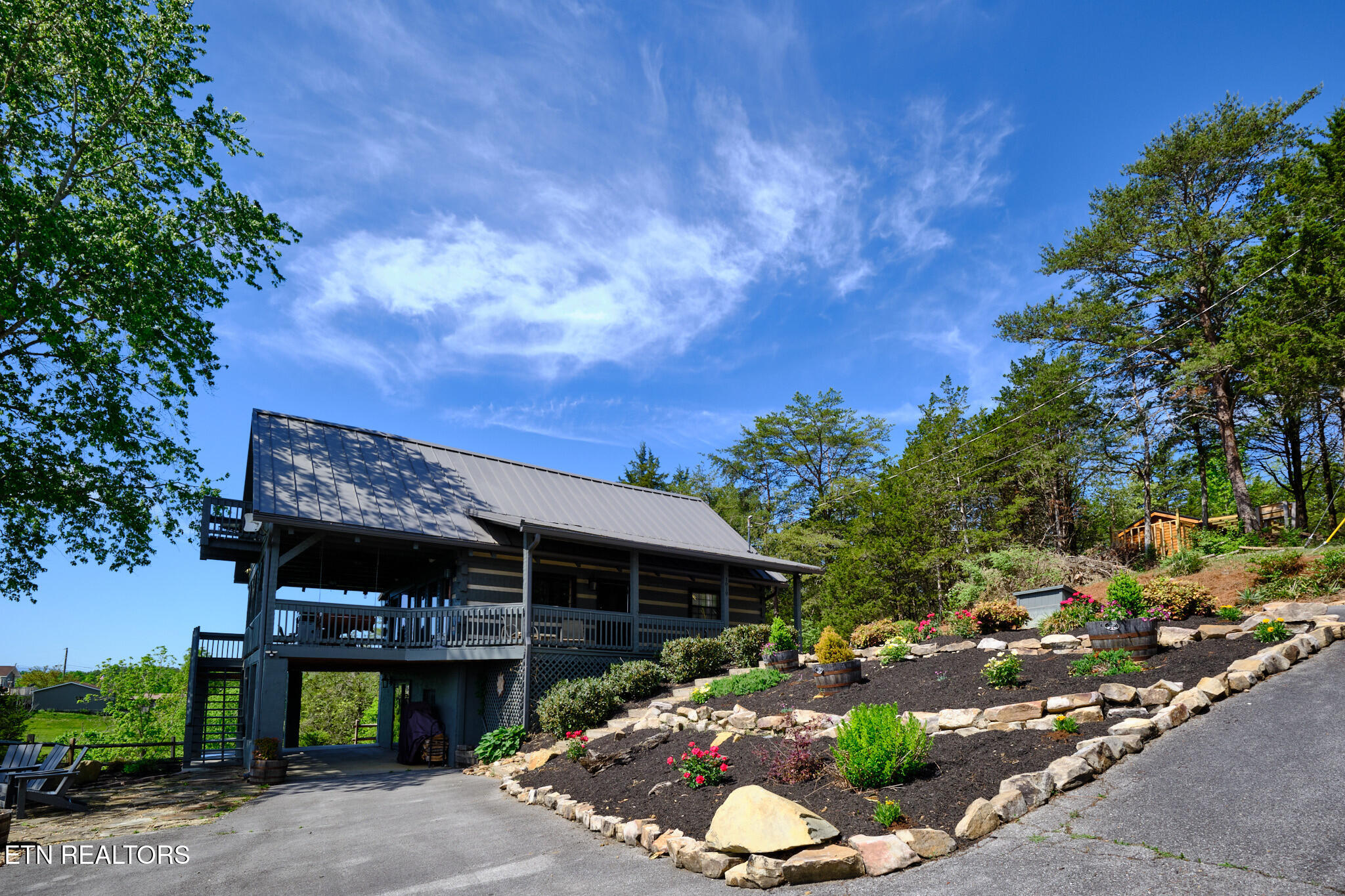 1019 Moonside Way Sevierville, TN 37876 - Photo 2 of 45 1019 Moonside Ln Sevierville, TN 57