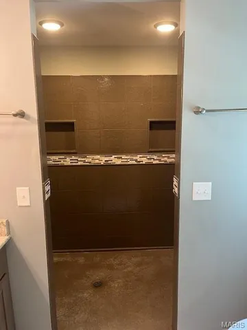 $375,000 | 1333 Poor Farm Hollow Road, Hardin, IL 62047