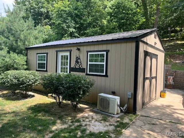 $375,000 | 1333 Poor Farm Hollow Road, Hardin, IL 62047