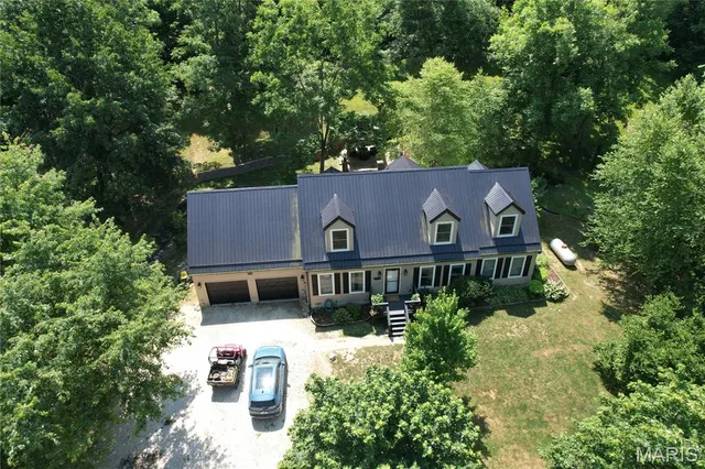 $375,000 | 1333 Poor Farm Hollow Road, Hardin, IL 62047