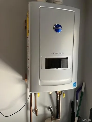 $375,000 | 1333 Poor Farm Hollow Road, Hardin, IL 62047