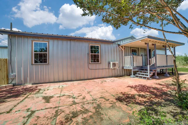 $1,650 | 8325 Farm To Market Road 327, Unit 3, Elmendorf, TX 78112