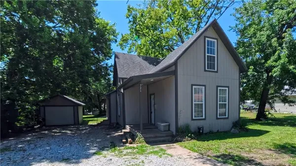 $167,500 | 326 West 7th Avenue, Garnett, KS 66032