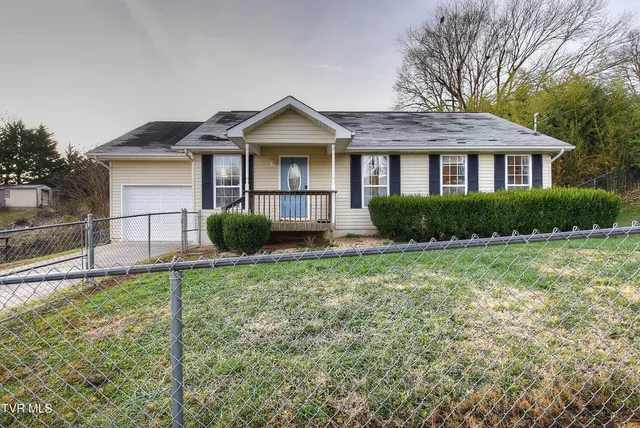 $239,900 | 507 Cedar Street, Mount Carmel, TN 37645
