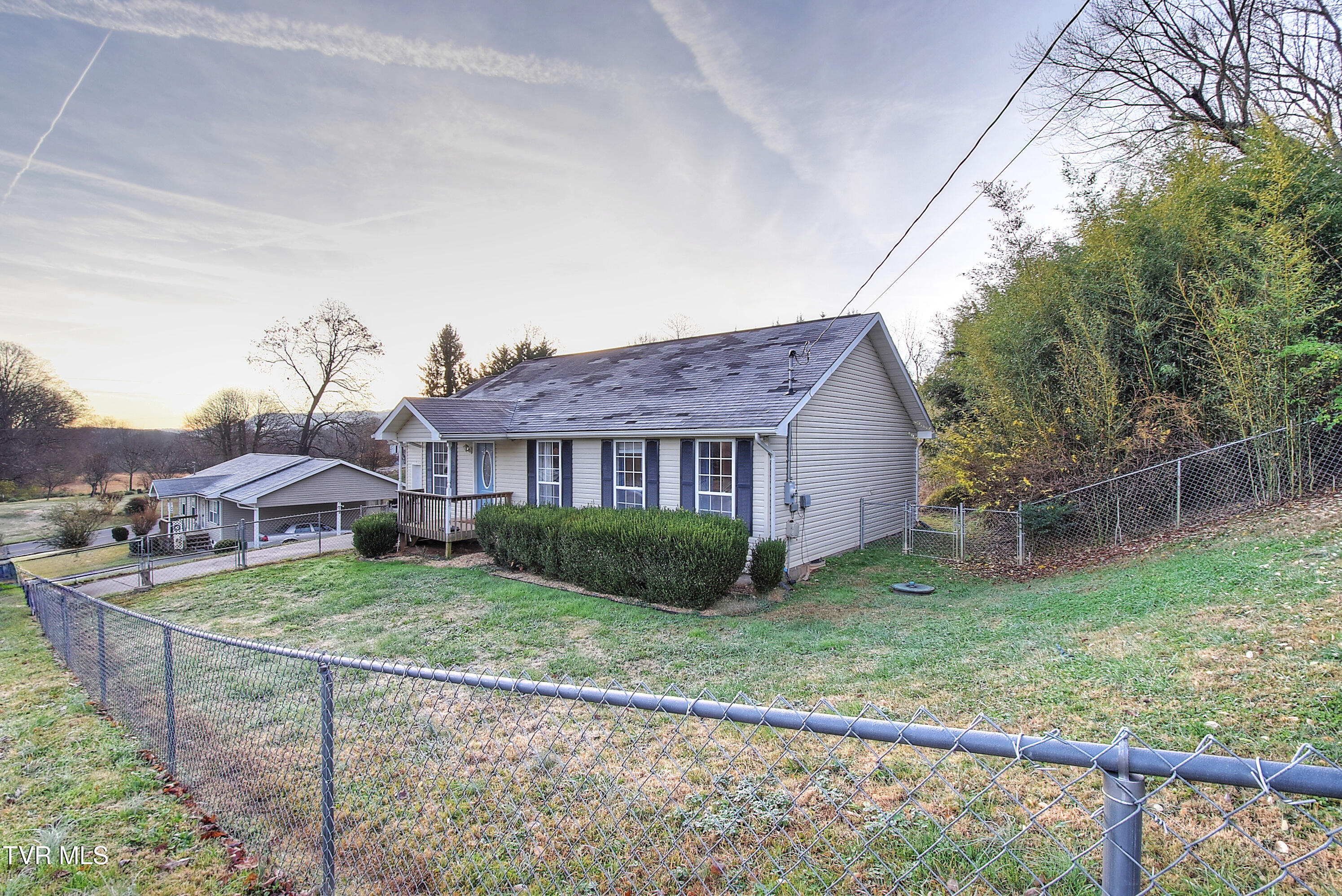 507 Cedar Street Mount Carmel, TN 37645 - Photo 2 of 30 2