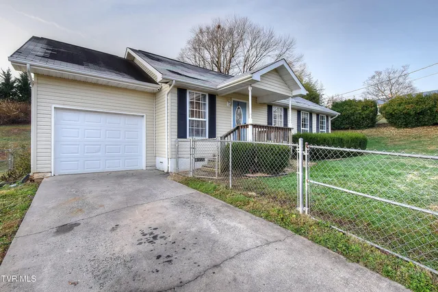 $239,900 | 507 Cedar Street, Mount Carmel, TN 37645
