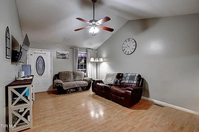 $239,900 | 507 Cedar Street, Mount Carmel, TN 37645