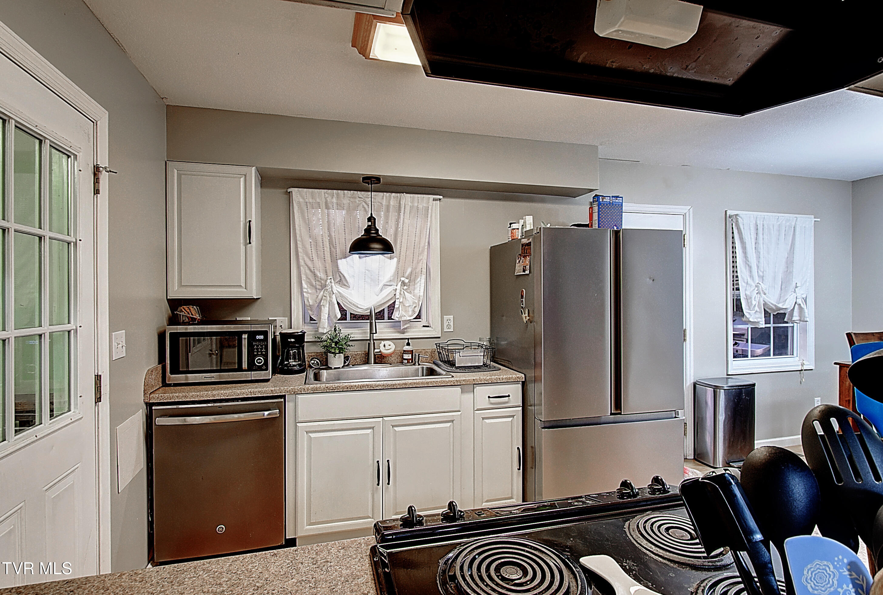 507 Cedar Street Mount Carmel, TN 37645 - Photo 9 of 30 DSC_0109And8more