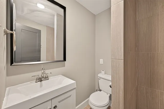 $875 | 5711 Brady Street, Unit 4, Houston, TX 77011