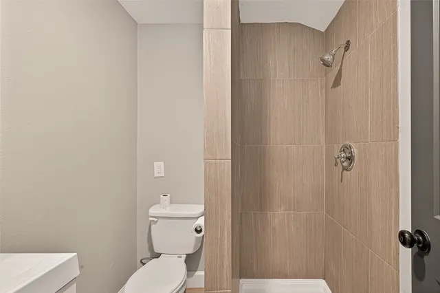 $875 | 5711 Brady Street, Unit 4, Houston, TX 77011