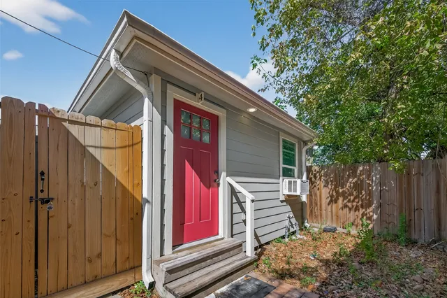 $875 | 5711 Brady Street, Unit 4, Houston, TX 77011