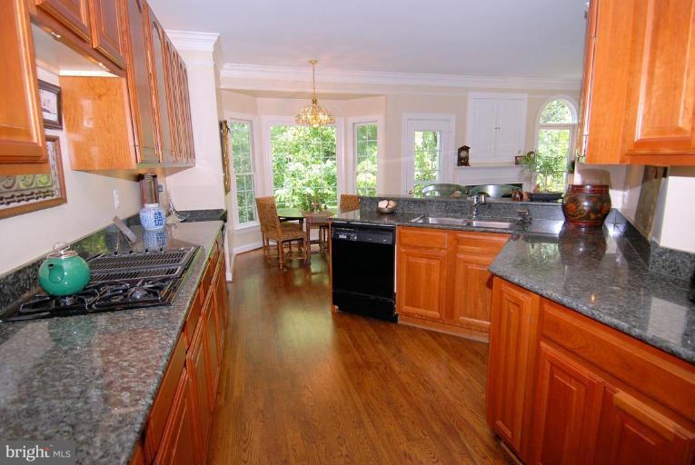 156 Rees Place Falls Church, VA 22046 - Photo 4 of 30 Kitchen #2