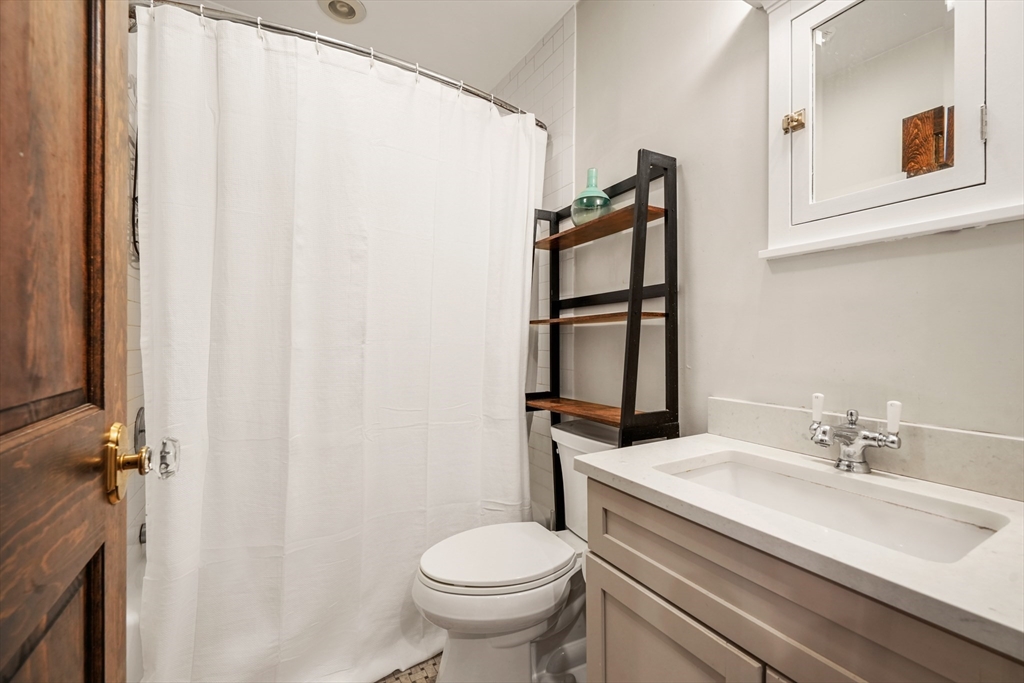 1 Concord Square, Unit 2 Boston, MA 02118 - Photo 14 of 17