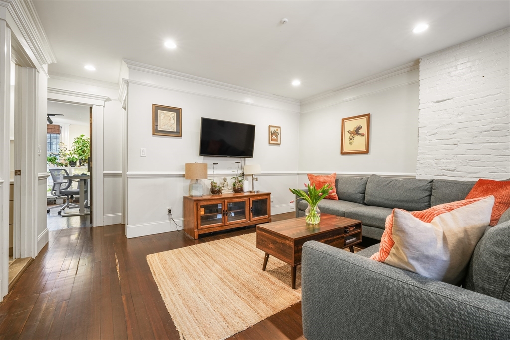 1 Concord Square, Unit 2 Boston, MA 02118 - Photo 3 of 17