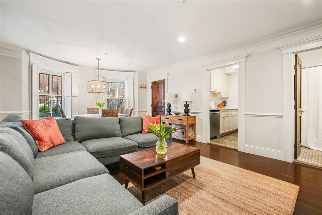 1 Concord Square, Unit 2 Boston, MA 02118 - Photo 4 of 17