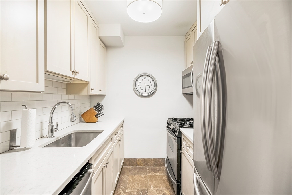 1 Concord Square, Unit 2 Boston, MA 02118 - Photo 7 of 17