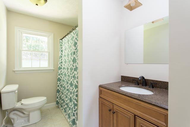 1228 Pinehurst Road Staunton, VA 24401 - Photo 14 of 24 Main Level Full Bath