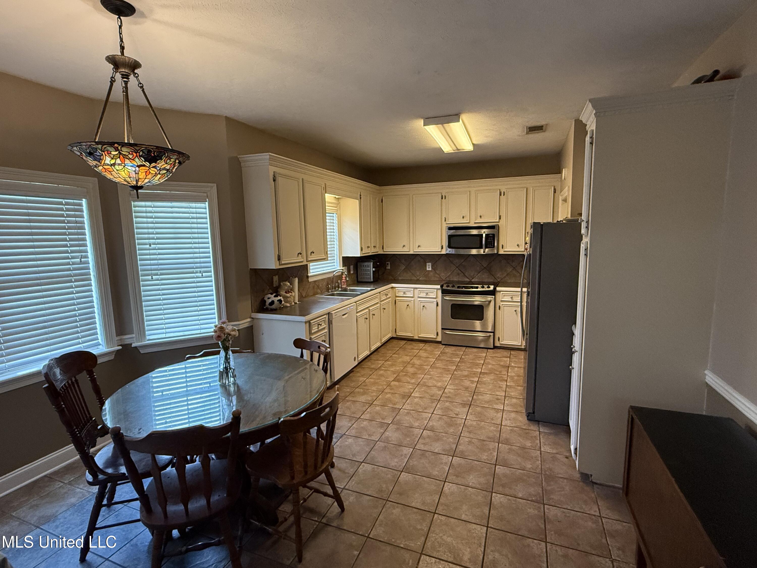 302 Chatfield Cove Madison, MS 39110 - Photo 11 of 24 IMG_4339