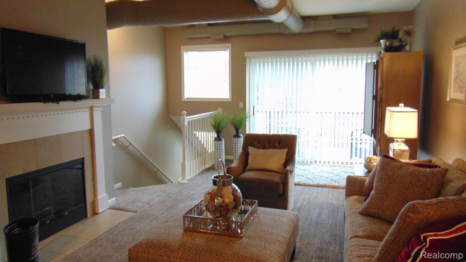 230 Mill Street Rochester, MI 48307 - Photo 9 of 45 DSC00878.JPG