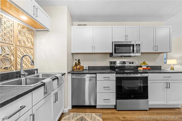 $224,900 | 4018 Tye Avenue, New Albany, IN 47150