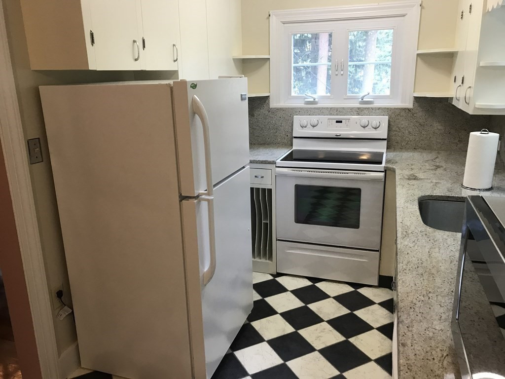 229 Worcester-Providence Turnpike Sutton, MA 01590 - Photo 14 of 20