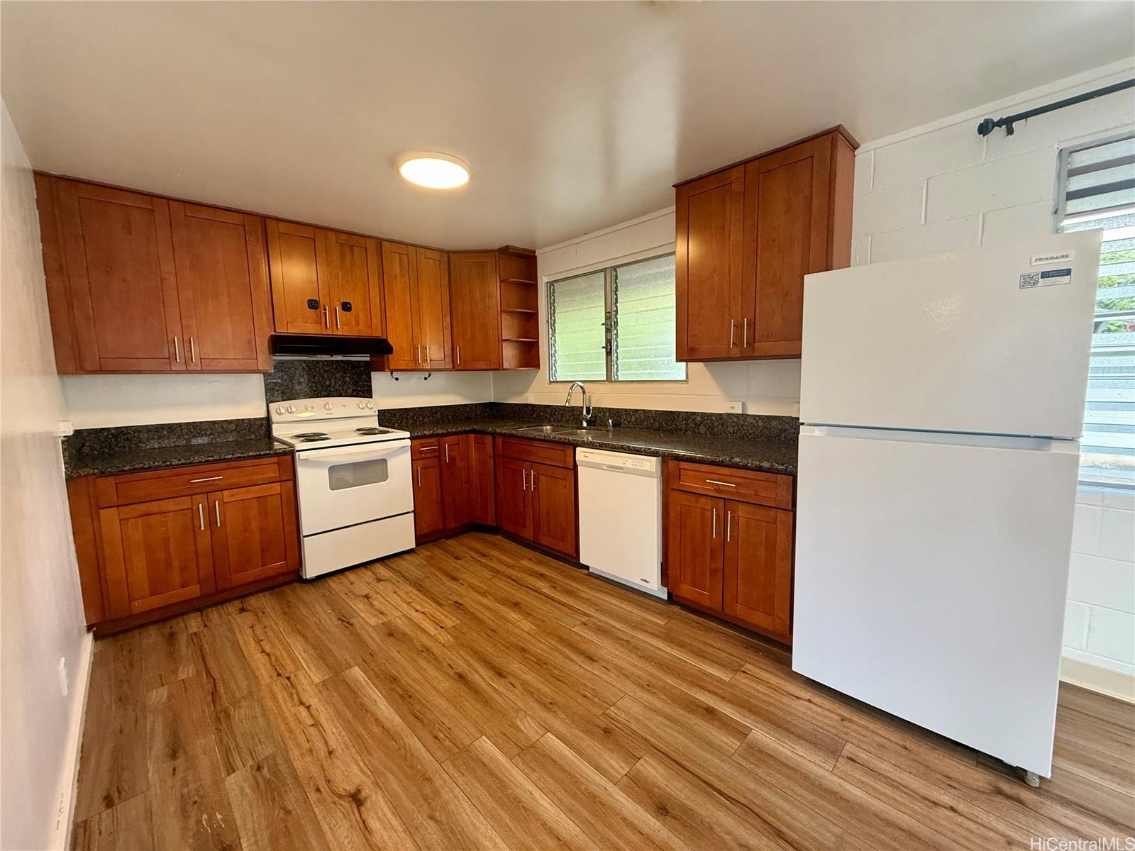 2826 Booth Road, Unit UPPR Honolulu, HI 96813 - Photo 2 of 20 Gallery Image 2