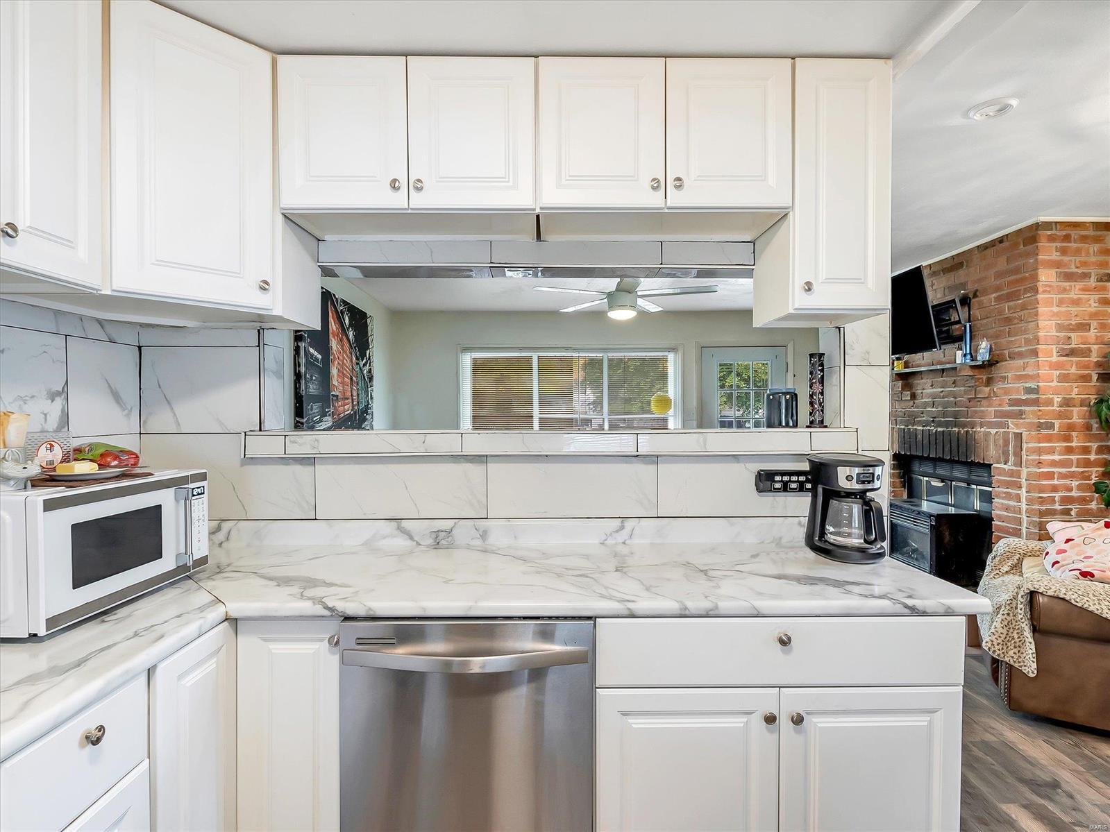1736 Nemnich Road St. Louis, MO 63136 - Photo 8 of 30