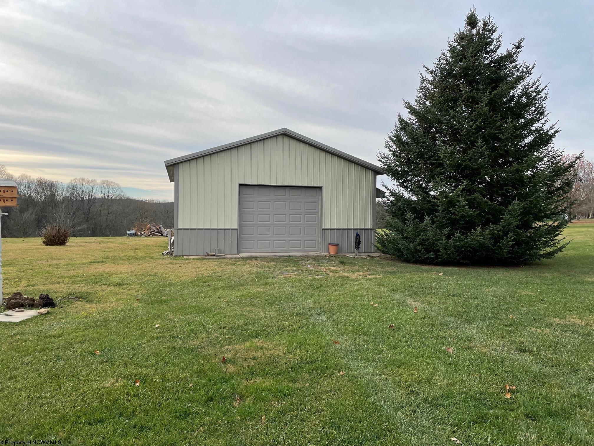 239 G Road Reedsville, WV 26547 - Photo 4 of 21 Gallery Image 4