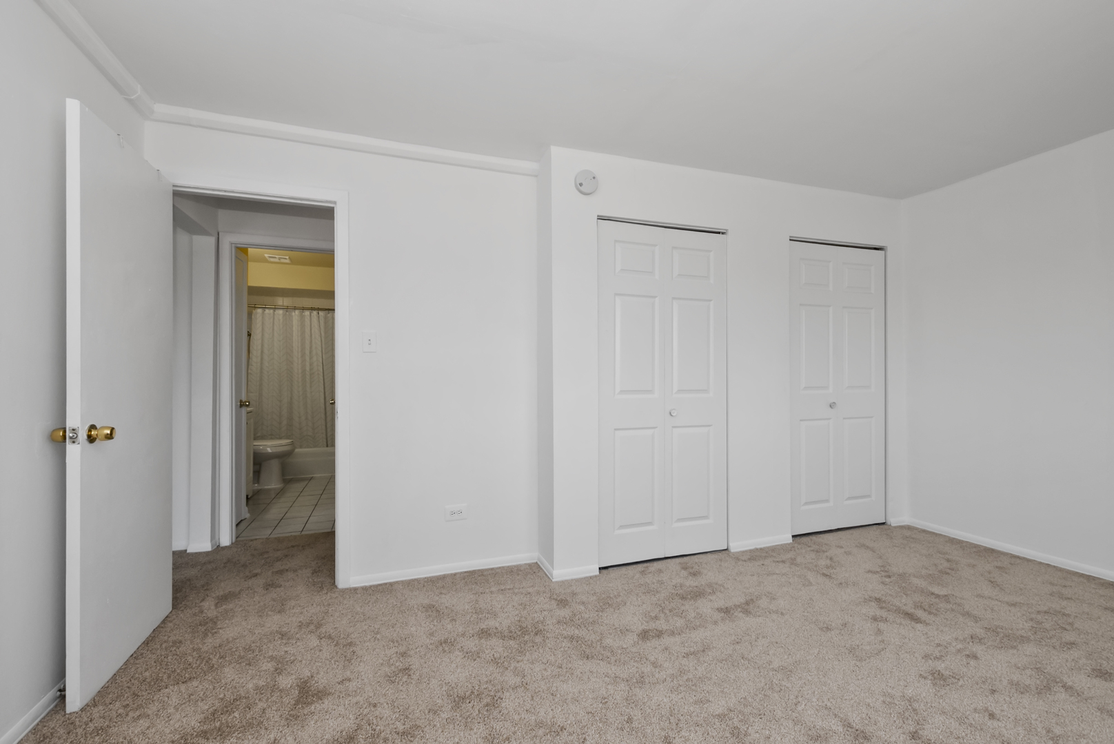 10320 Ridgeland Avenue, Unit 308 Chicago Ridge, IL 60415 - Photo 12 of 16 a view of an empty room
